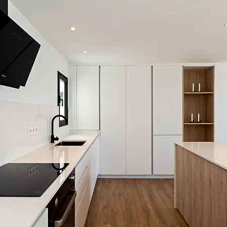 아파트 Luxury Ocean Views 2br House - Private Parking *